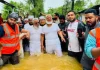 বন্যাকবলিত চট্টগ্রামে জামায়াত আমির, দুর্গতদের মধ্যে ত্রাণ বিতরণ